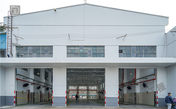 外墻乳膠漆和真石漆哪個(gè)好?【區(qū)別對(duì)比】