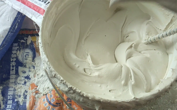 什么是彈性膩?zhàn)?和普通膩?zhàn)佑猩秴^(qū)別?