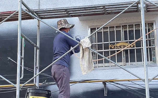 噴真石漆一平方多少錢?【大概價格】