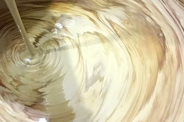 水性醇酸調和漆用什么稀釋?